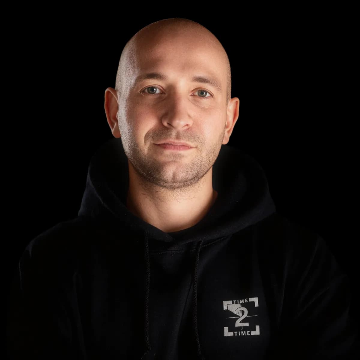 Portret Błażeja Szymczyka - Founder & Creative Director Time2Time